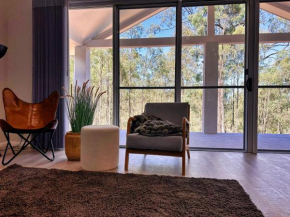 5 Bed Luxury Home -Bush views, BBQ, Kangaroos, Wineries